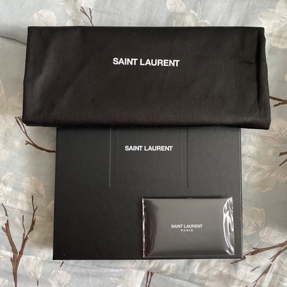 SOLD - Authentic - Yves Saint Laurent - Gabby - Small - Picture 9 of 9
